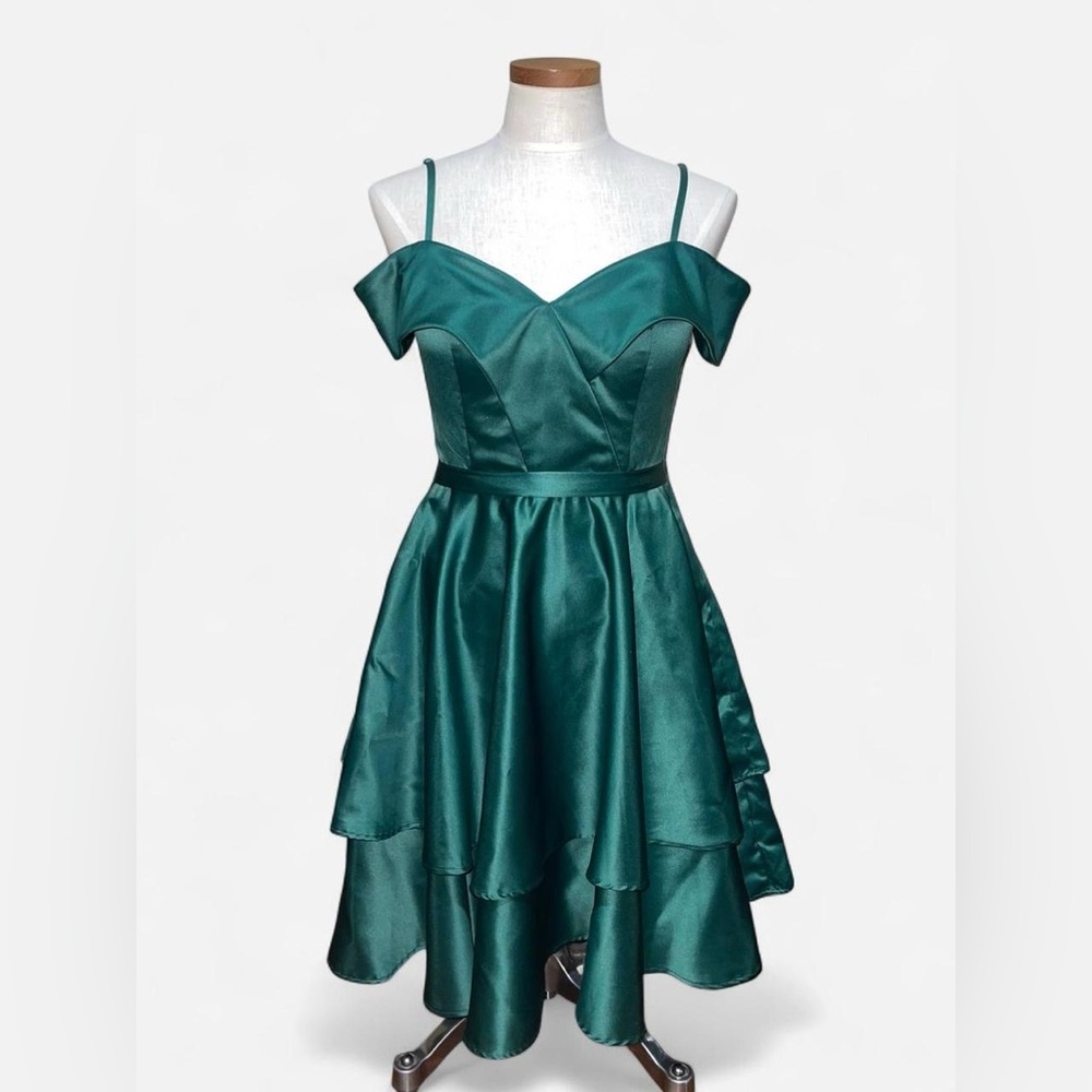 Ever Pretty NWOT Satin Knee-Length Dress Sz 8/L in Emerald Green